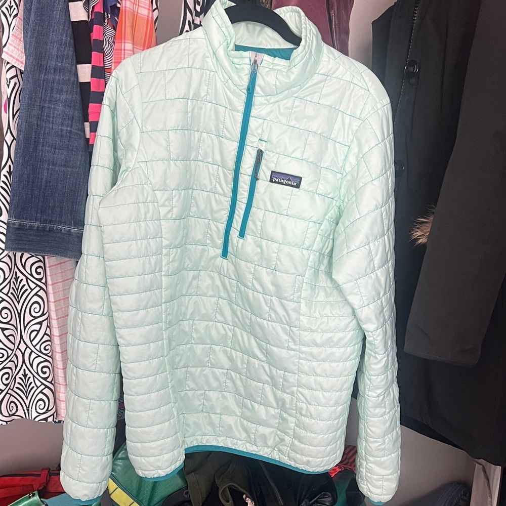 Patagonia Light Mint Puffer Jacket Women’s Large